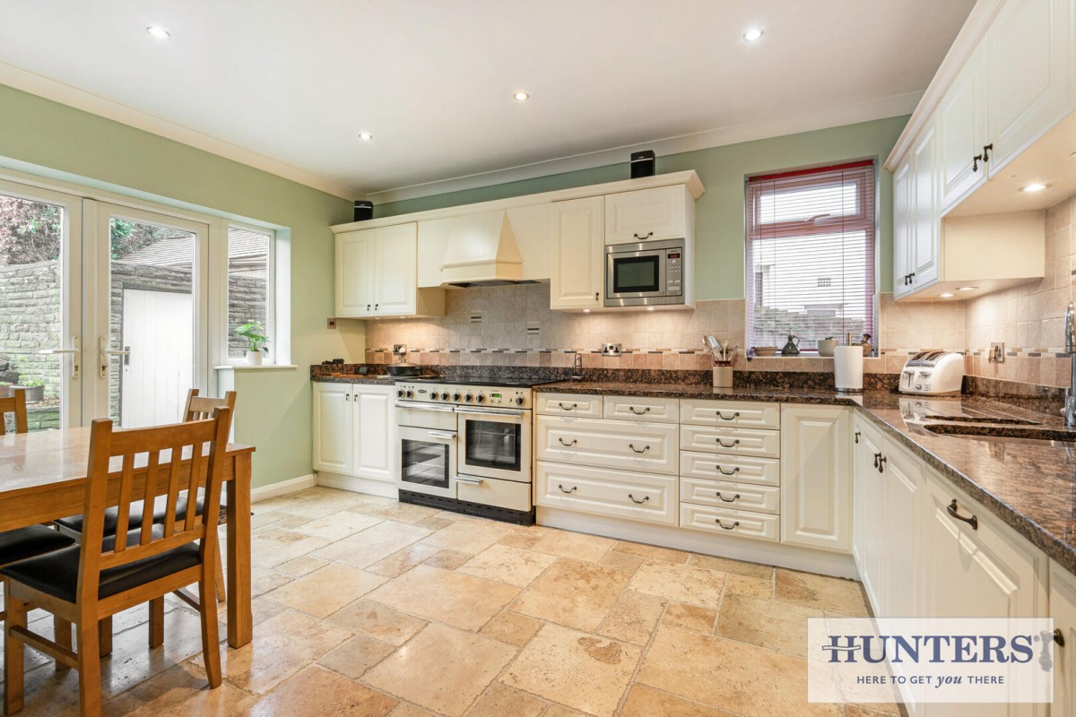 Emmott Drive, Rawdon, Leeds