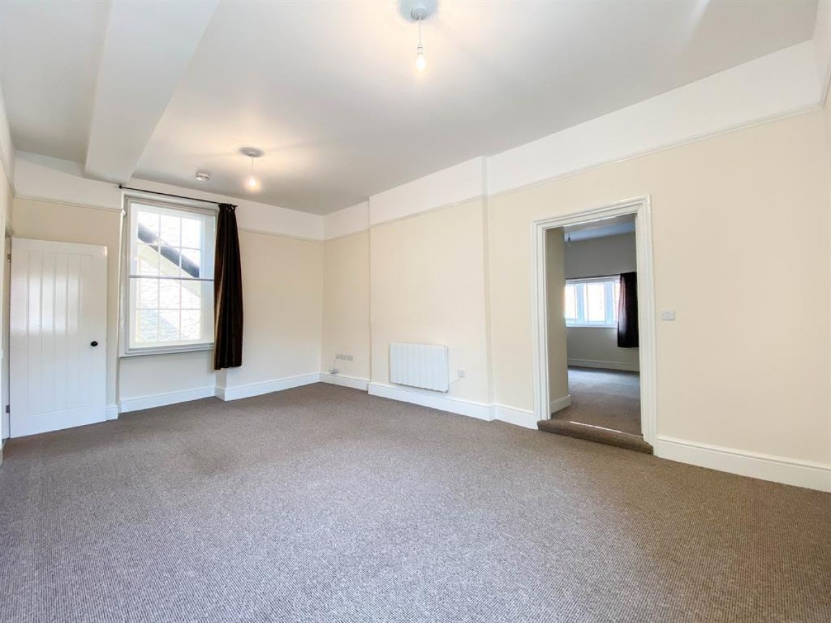 Long Street, Dursley, GL11 4HL