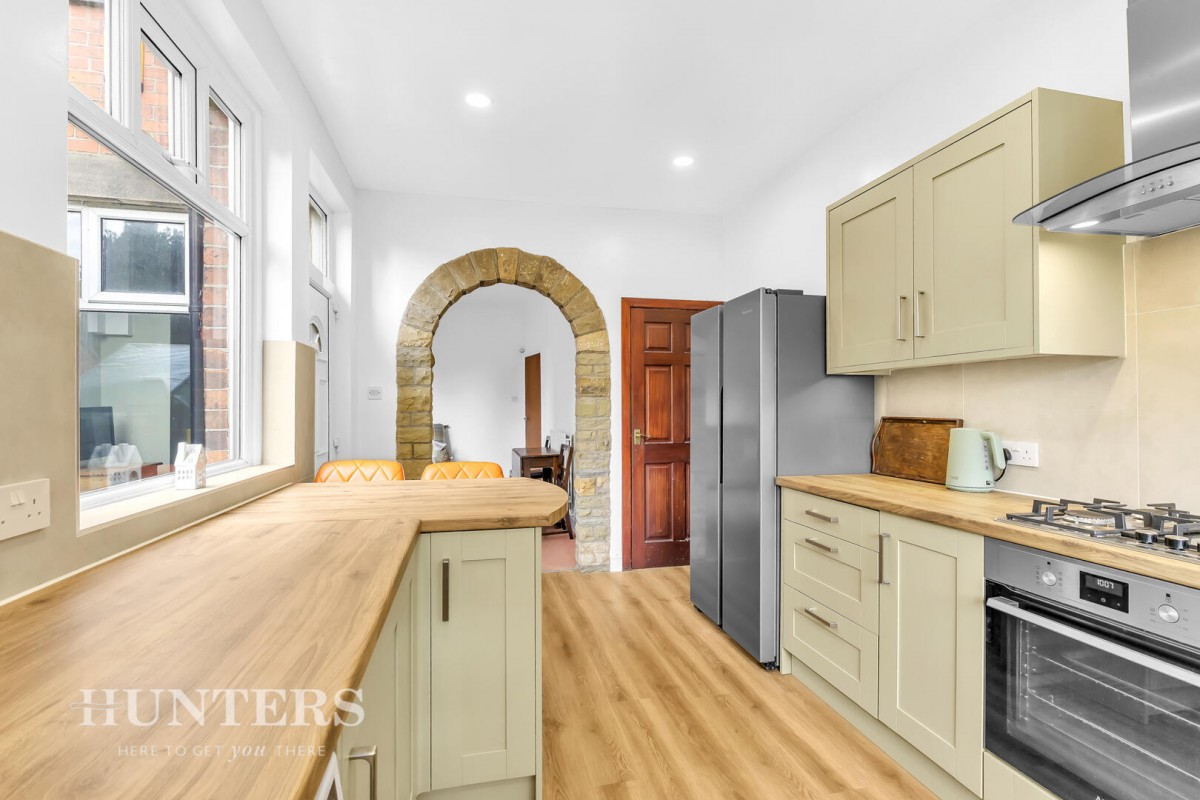 Centre Vale, Littleborough, OL15 9EL