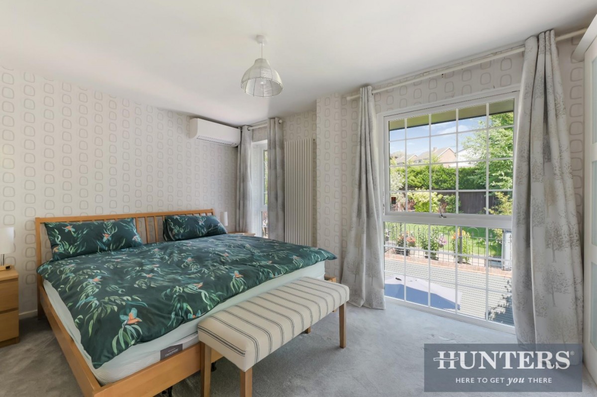 Grafton Road, Worcester Park, KT4 7HF