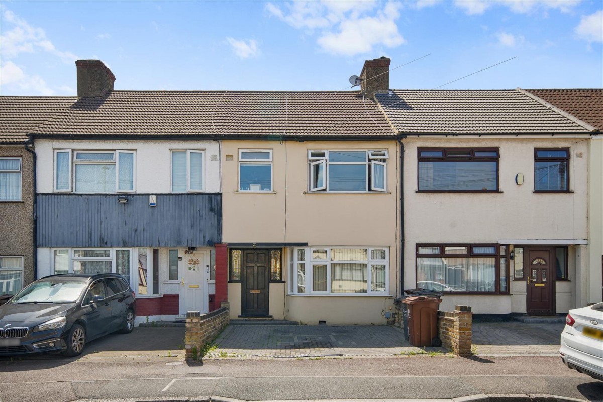 Stanley Avenue, Dagenham, RM8