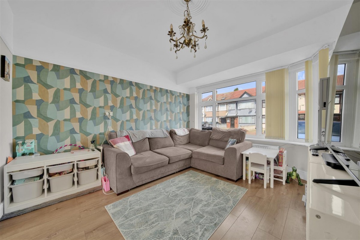 Stanley Avenue, Dagenham, RM8
