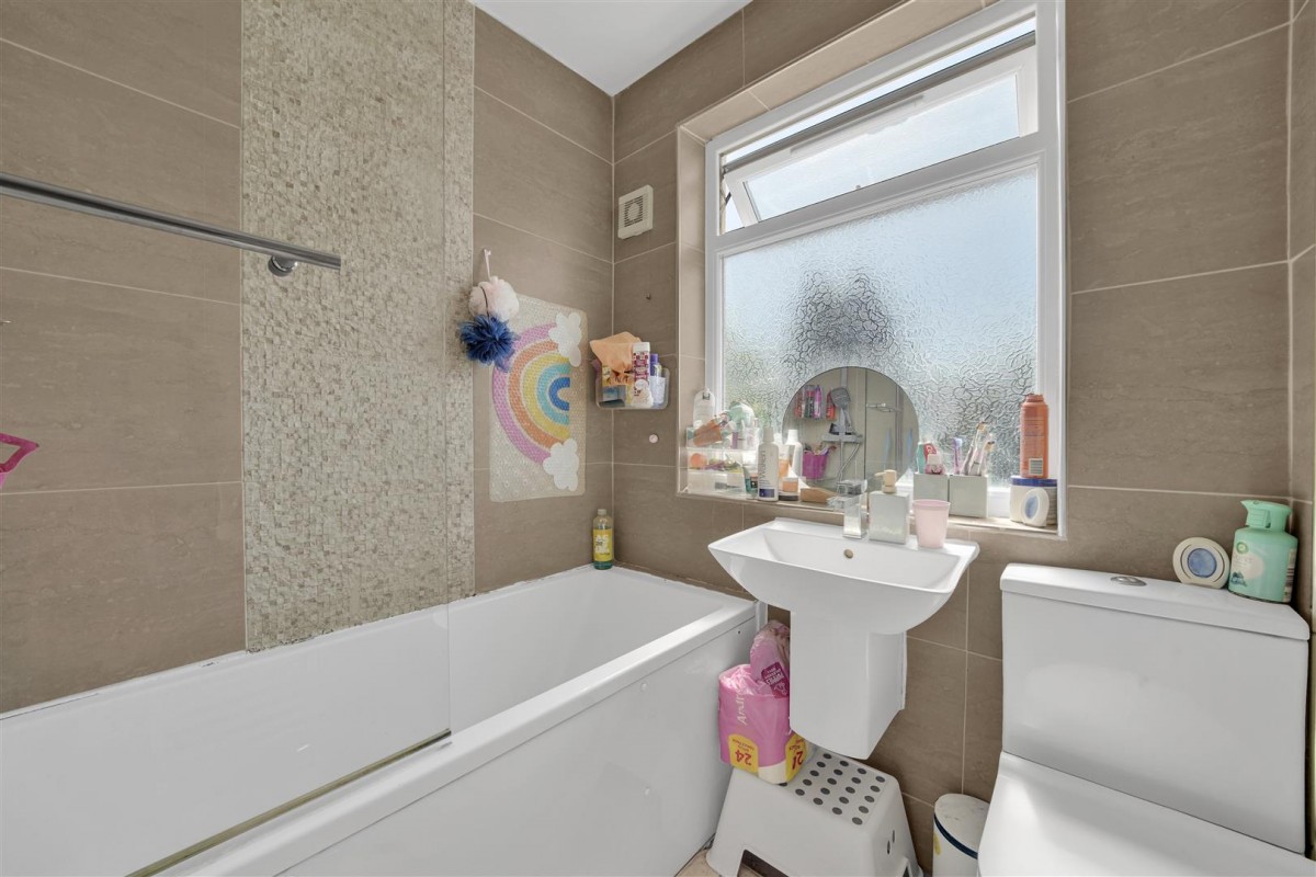 Stanley Avenue, Dagenham, RM8