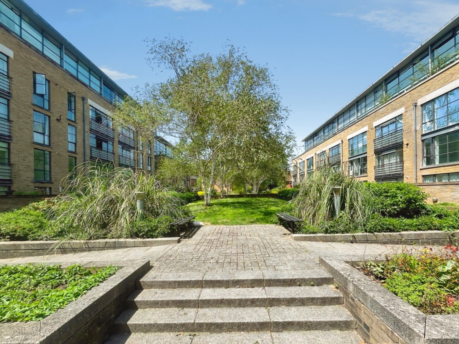 2 bedroom Flat to let in Soap House Lane, Brentford