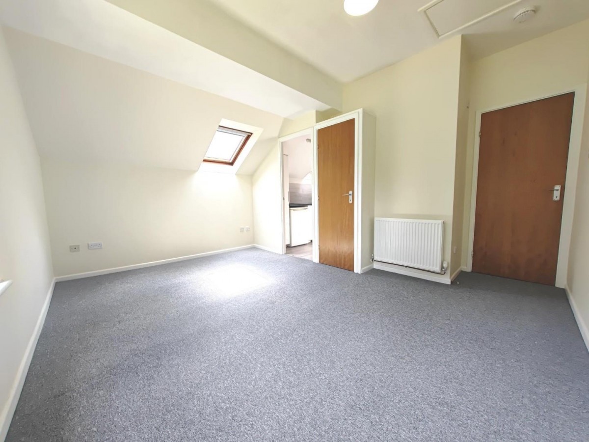 Seymour Court, Crowthorne, RG45 6AQ