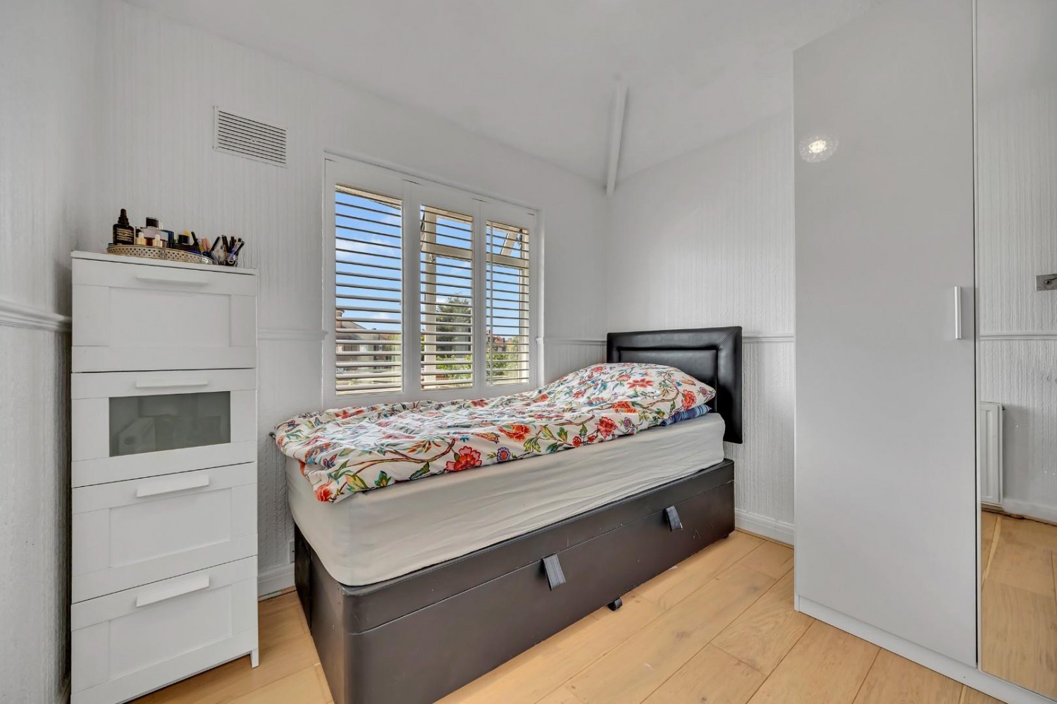 Durell Road, Dagenham, RM9