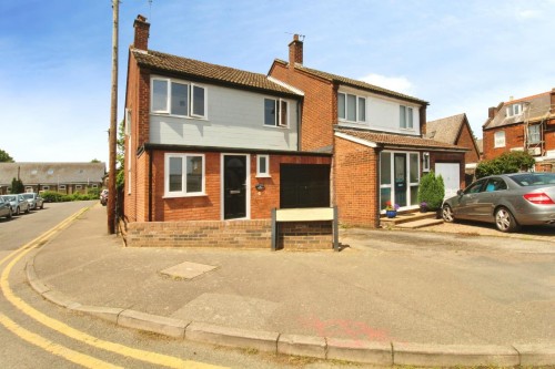 Orchard Close, Stanstead Abbotts