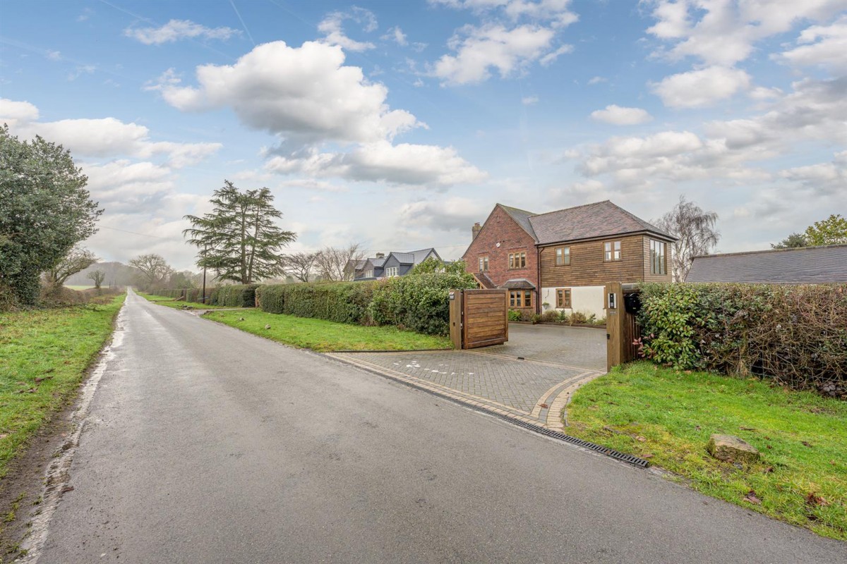 New Road, Swindon, Dudley