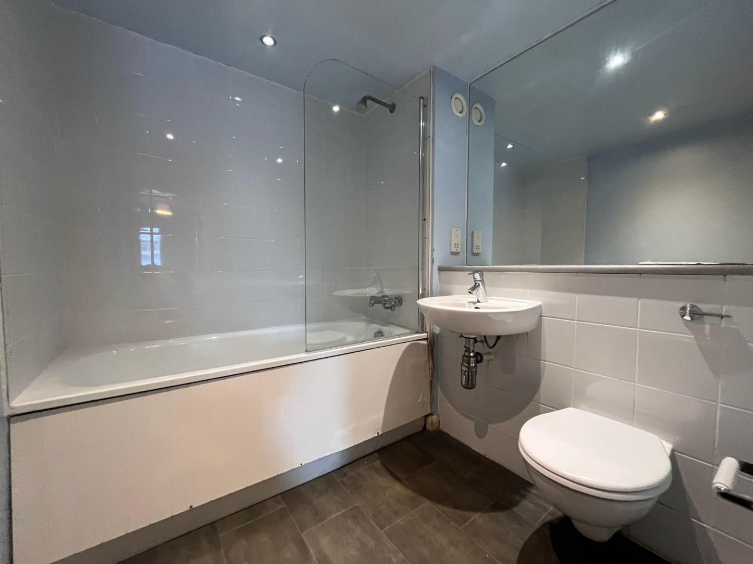 2 bedroom Flat to let in Red Building, 6 Ludgate Hill, Manchester
