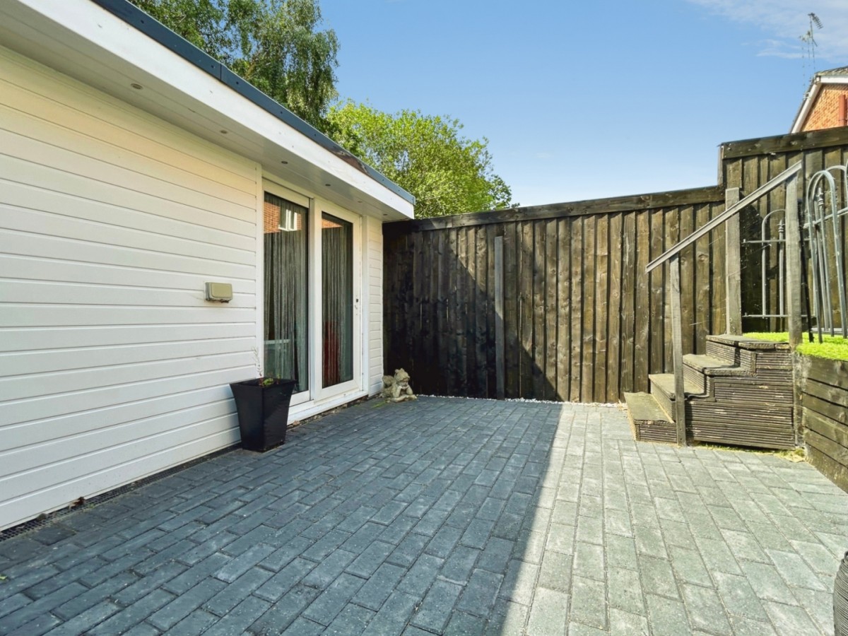 Lawnwood Drive, Goldthorpe, S63 9GD