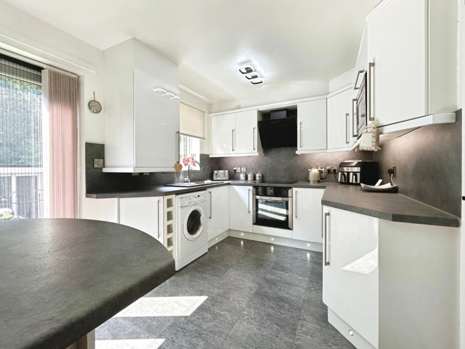 Lawnwood Drive, Goldthorpe, S63 9GD
