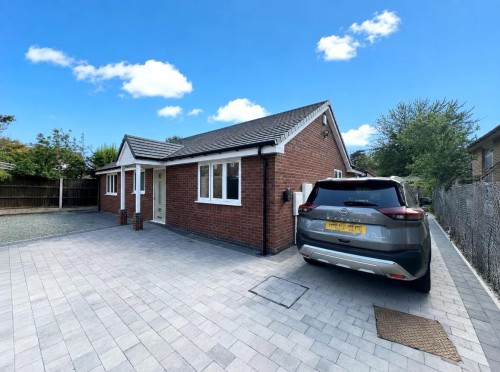 Cross Street, Kingswinford