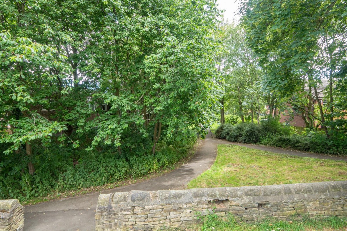 Rossefield Walk, Bramley, LS13 3RH