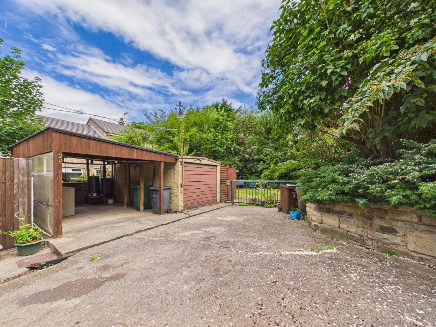Carr Lane, Shipley