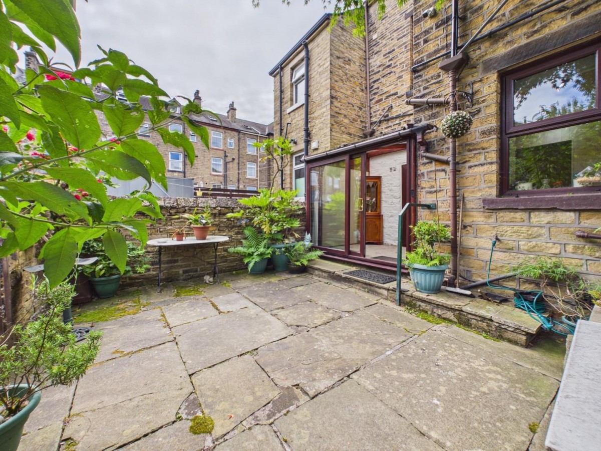 Carr Lane, Shipley