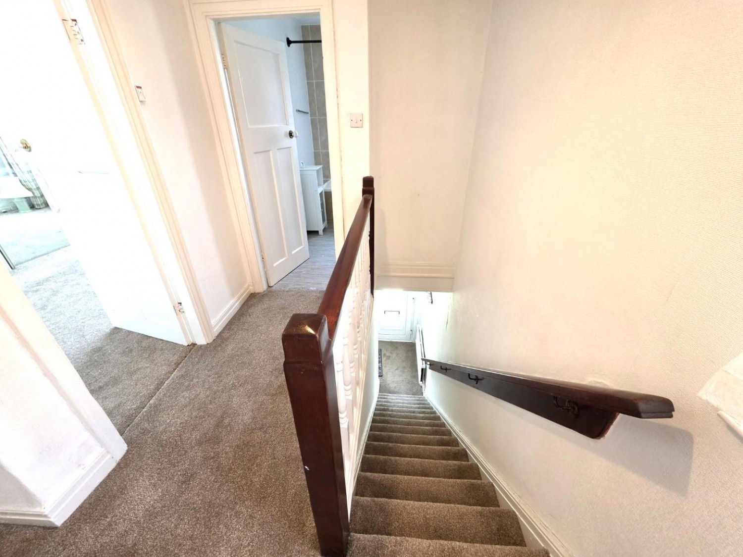 Kenyon Lane, Middleton M24
