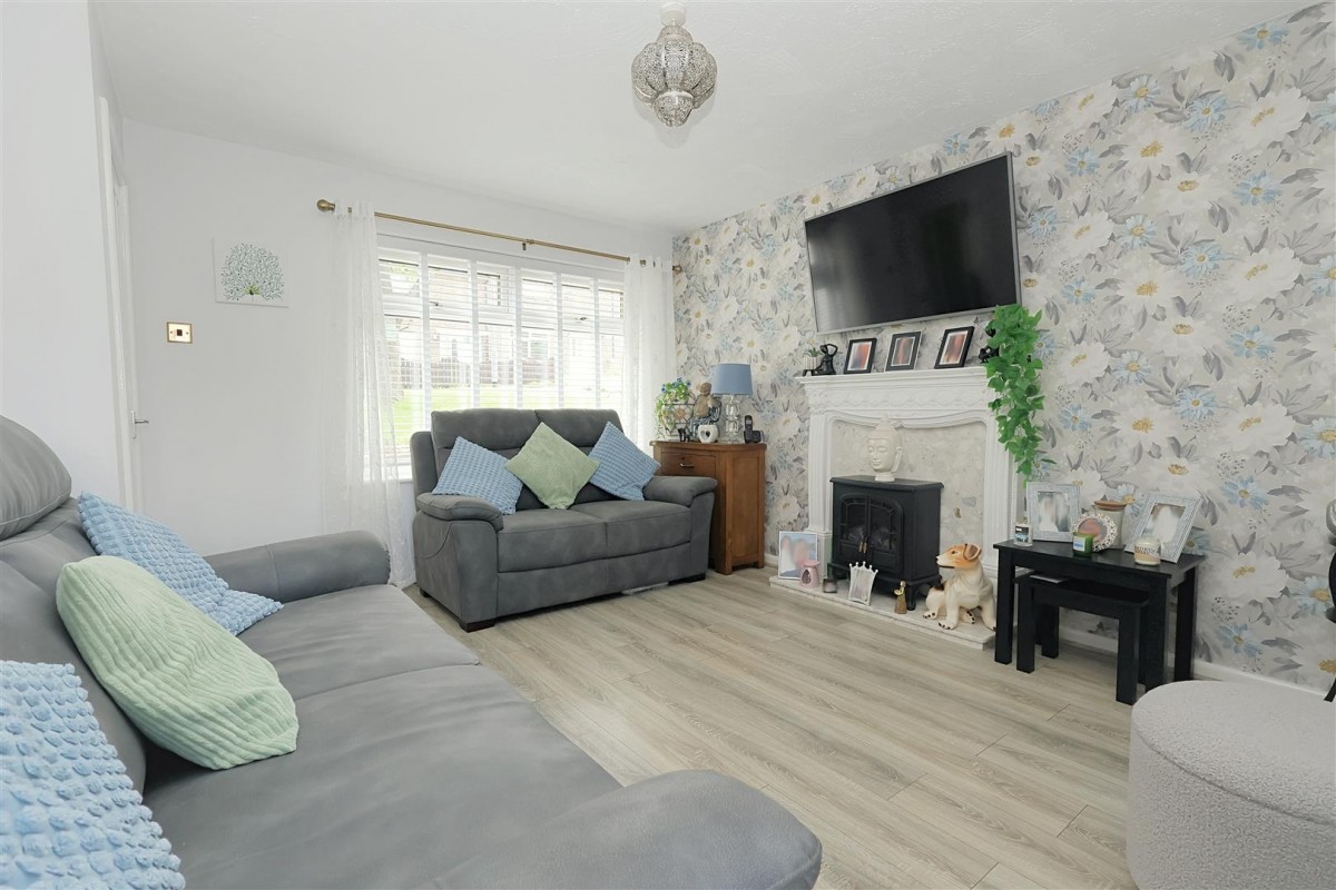 Landseer Way, Bramley, , LS13 2TX