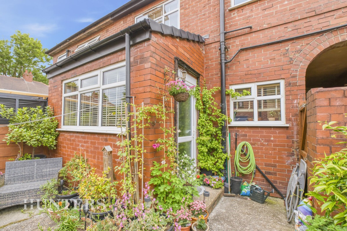 Gracie Avenue, Oldham