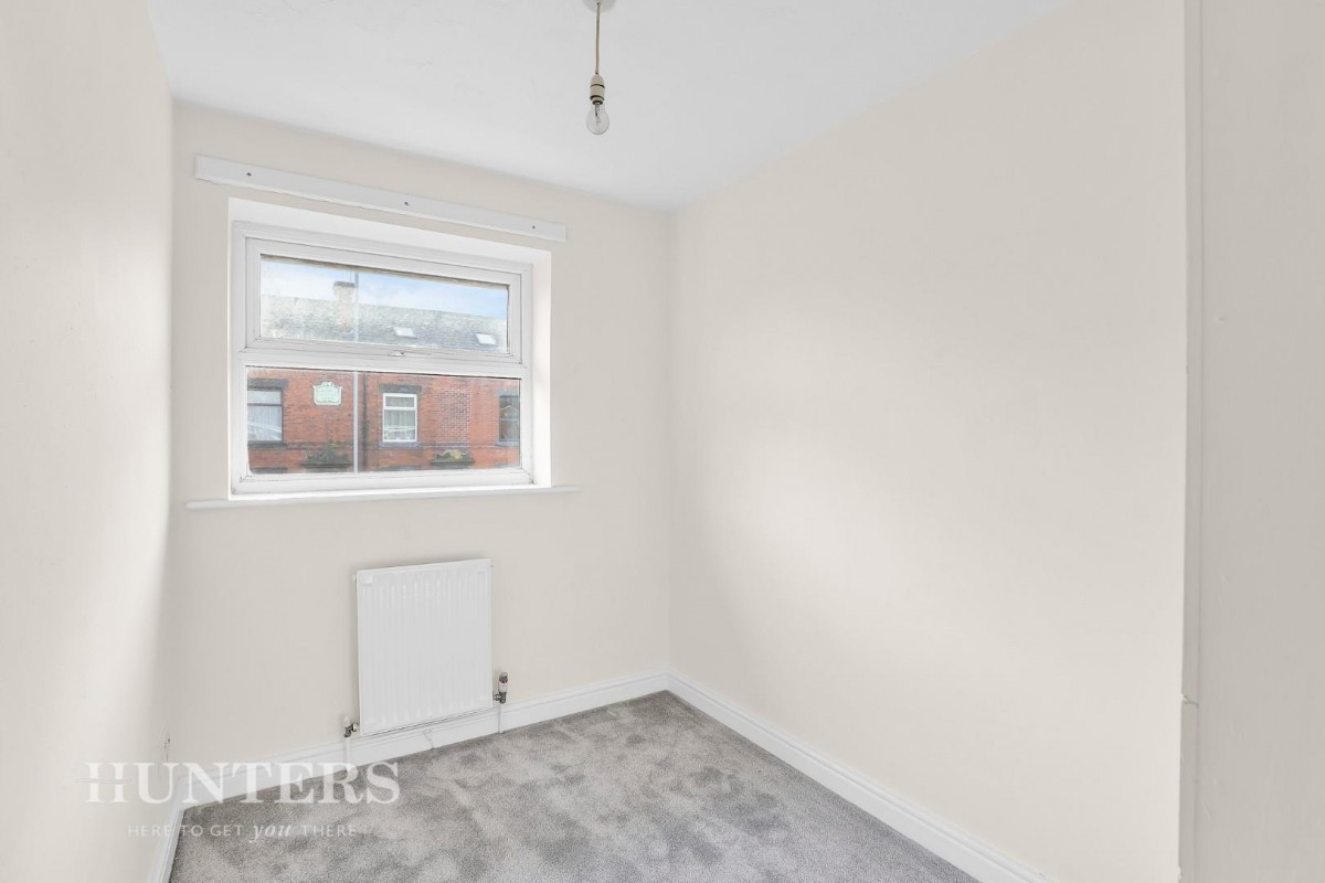 Halifax Road, Hurstead, OL12 9QZ