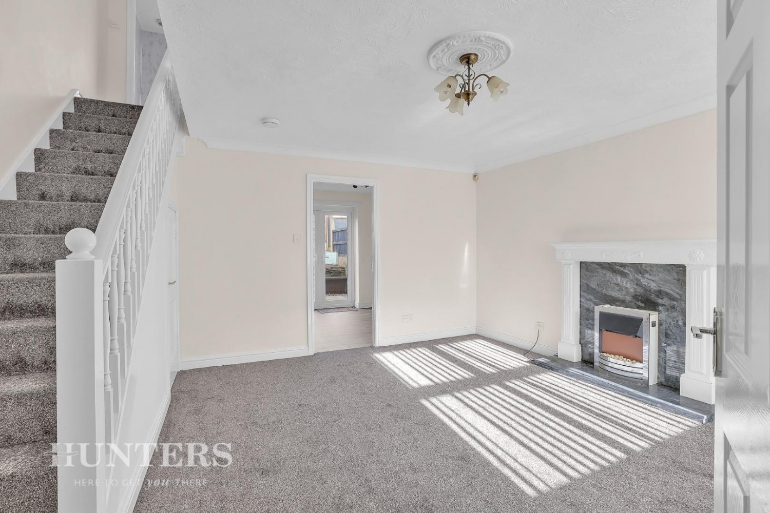 Halifax Road, Hurstead, OL12 9QZ