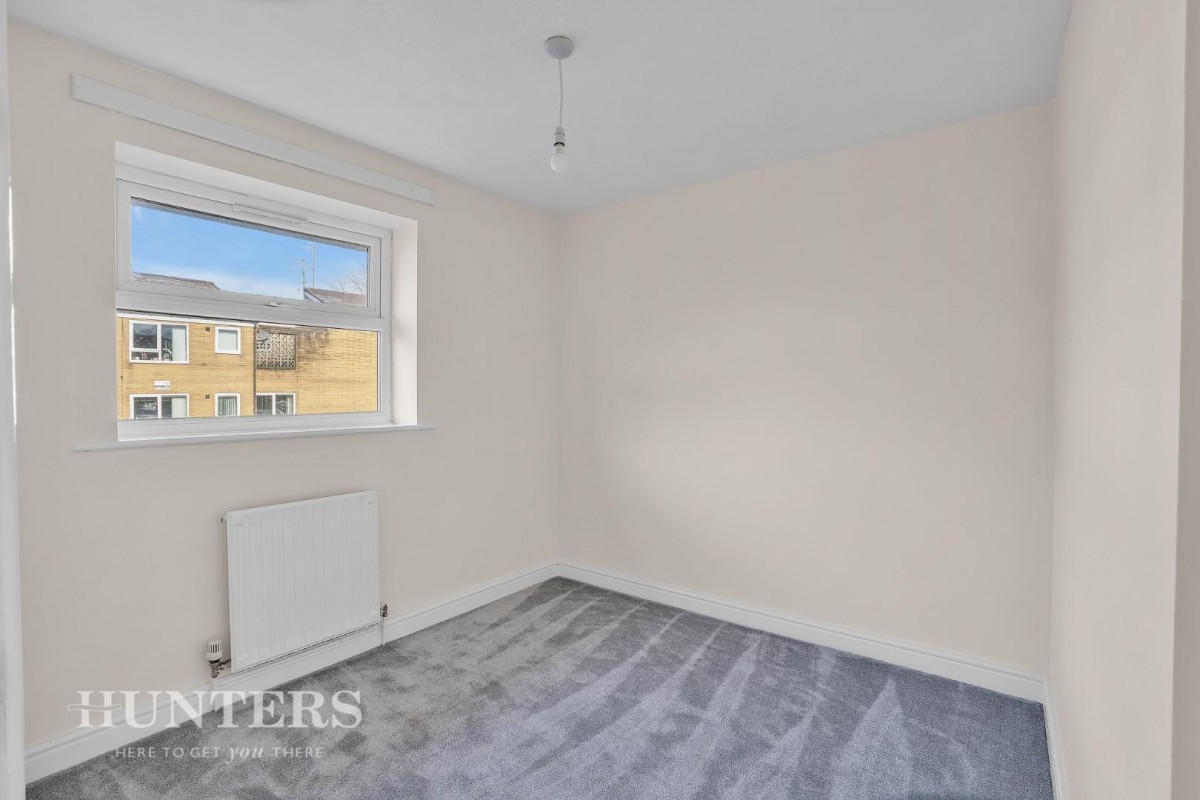 Halifax Road, Hurstead, OL12 9QZ