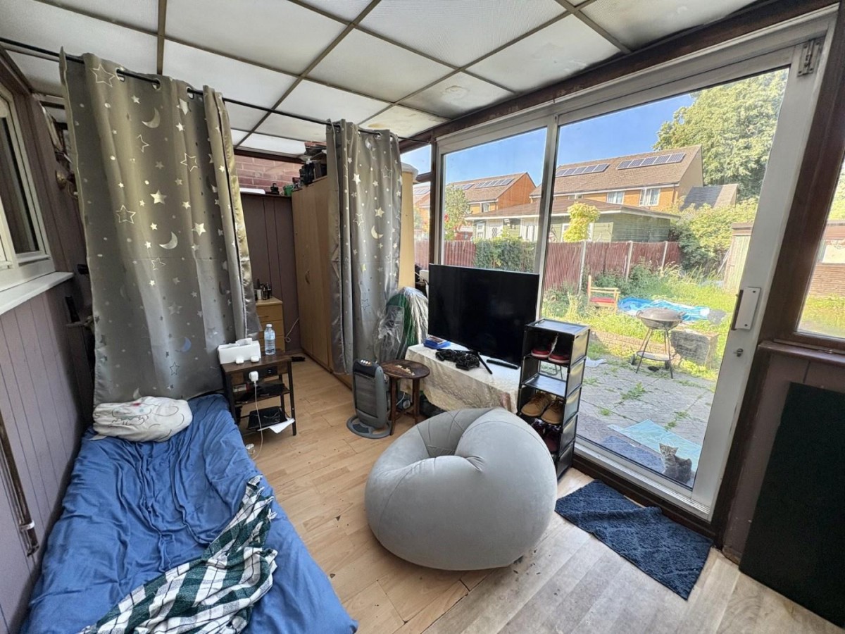 Minet Drive, Hayes
