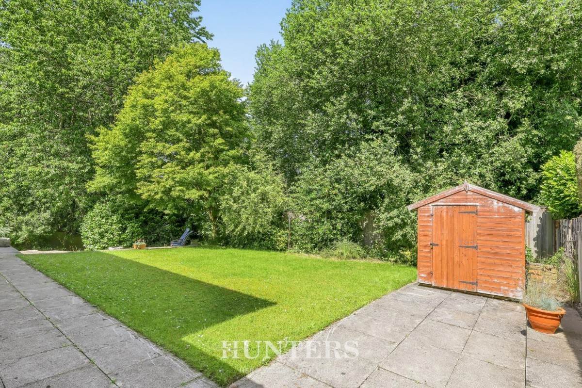 Johnson Grove, Middleton M24