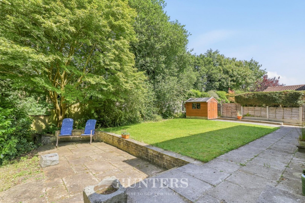 Johnson Grove, Middleton M24