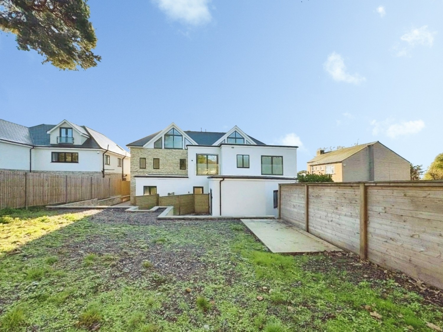 2 bedroom Flat to let in Bickley Park Road, Bickley, Bromley