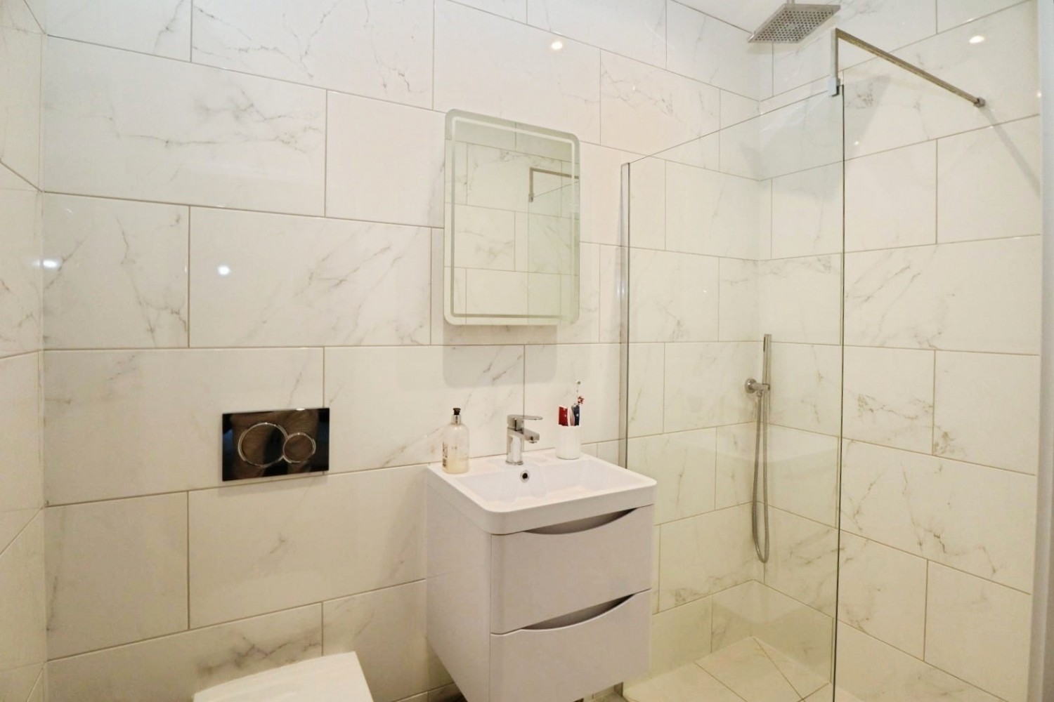 2 bedroom Flat to let in Bickley Park Road, Bickley, Bromley