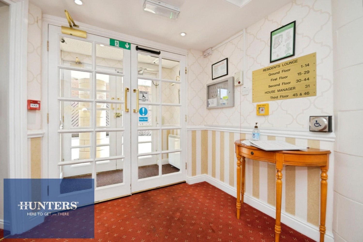 1 bedroom Flat for sale in Stephenson Court, Chatsworth Road, Brampton, Chesterfield, S40 3JW