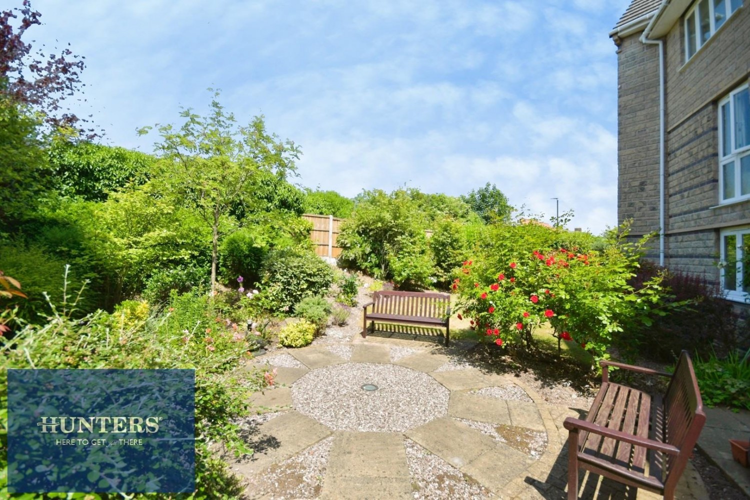 1 bedroom Flat for sale in Stephenson Court, Chatsworth Road, Brampton, Chesterfield, S40 3JW