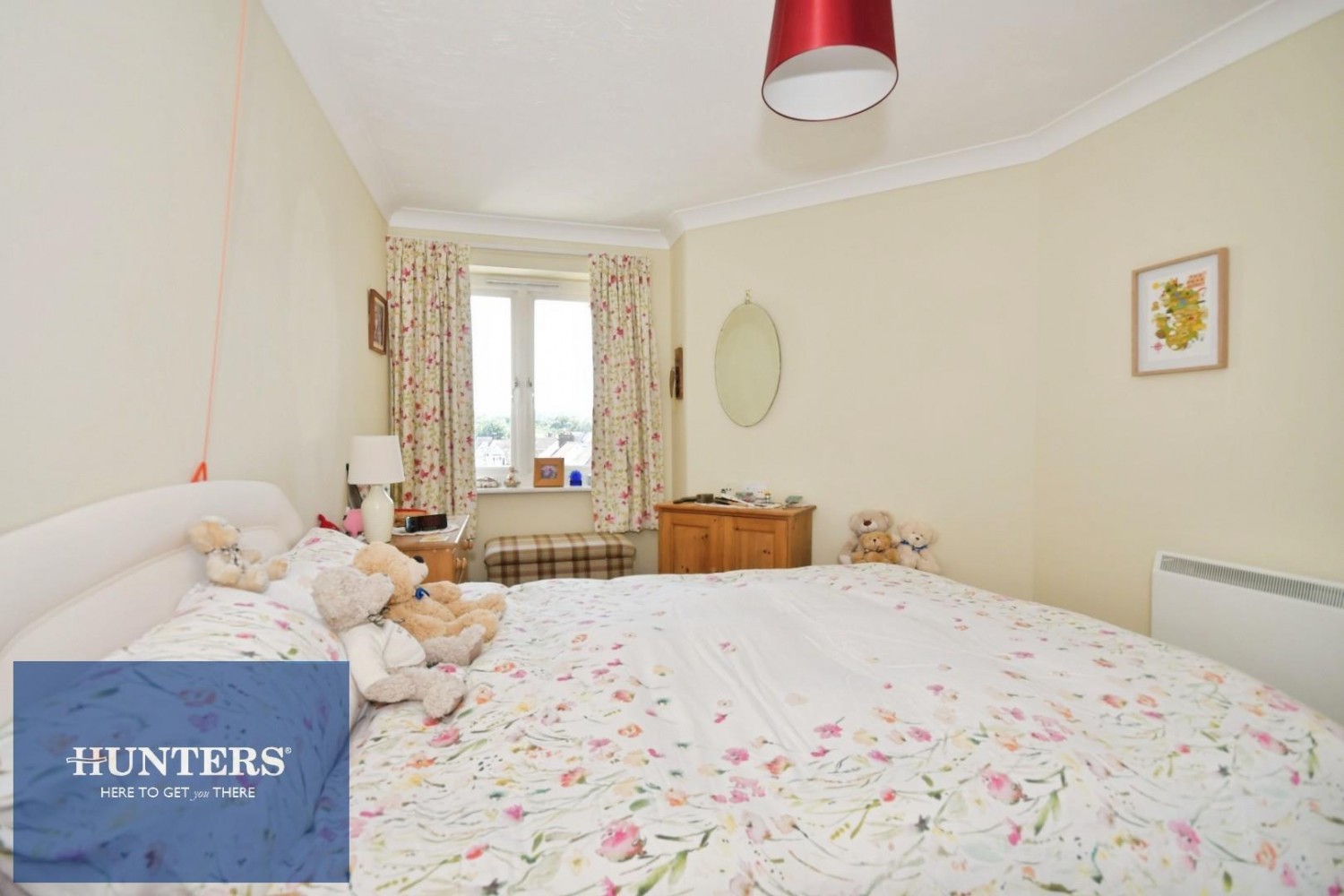 1 bedroom Flat for sale in Stephenson Court, Chatsworth Road, Brampton, Chesterfield, S40 3JW