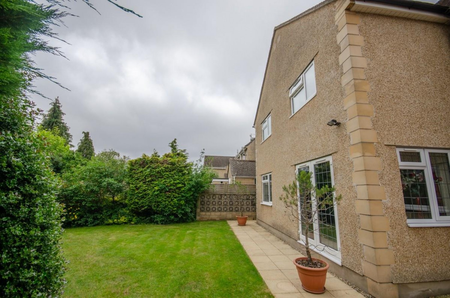 4 bedroom House for sale in Park Crescent, Frenchay, Bristol, BS16 1PD