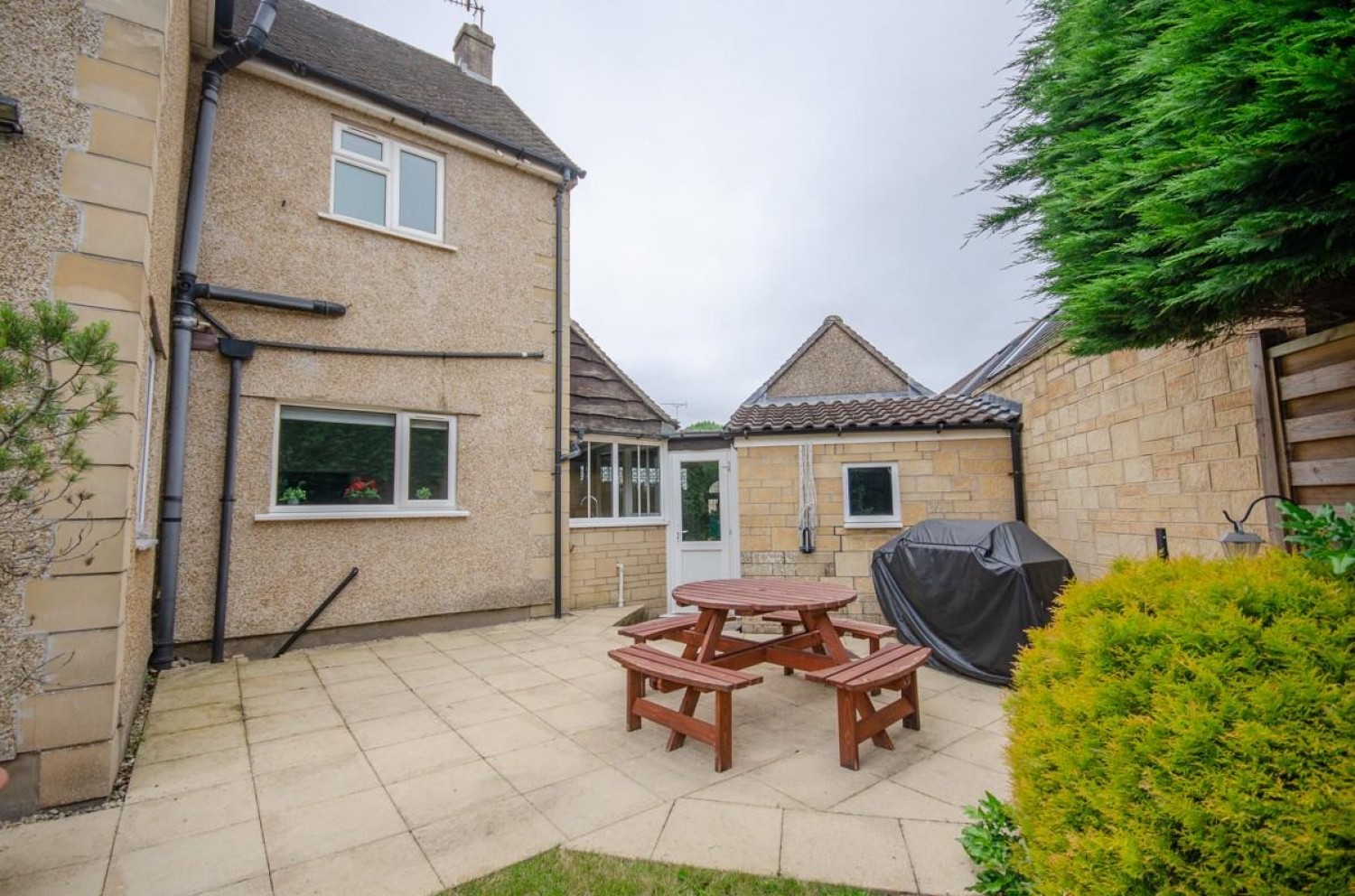 4 bedroom House for sale in Park Crescent, Frenchay, Bristol, BS16 1PD