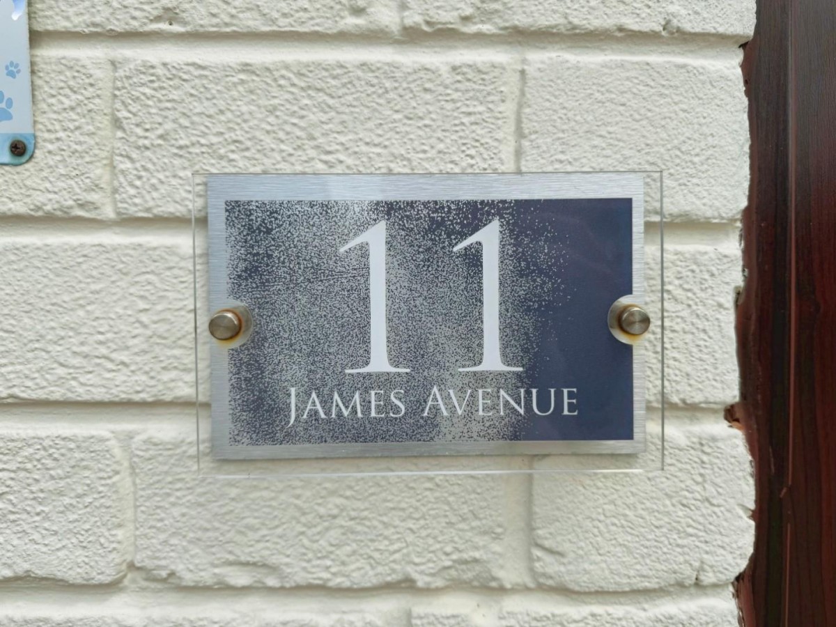 James Avenue, Great Sutton
