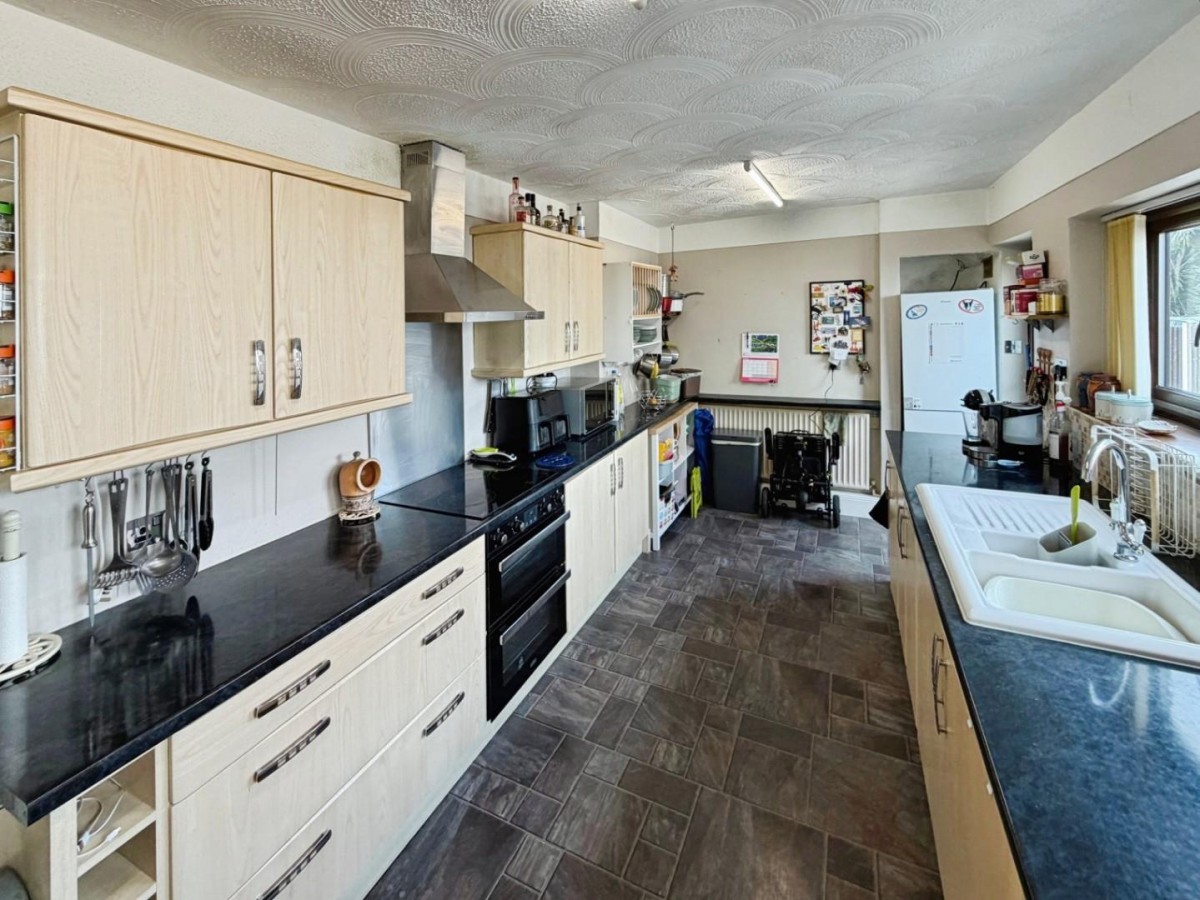 James Avenue, Great Sutton