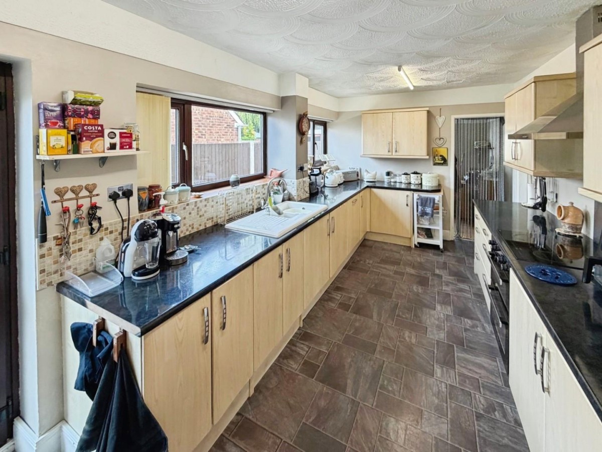 James Avenue, Great Sutton