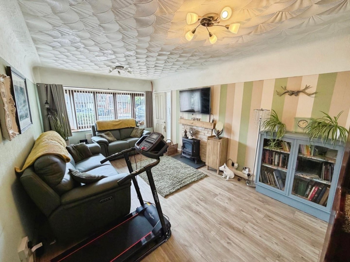 James Avenue, Great Sutton