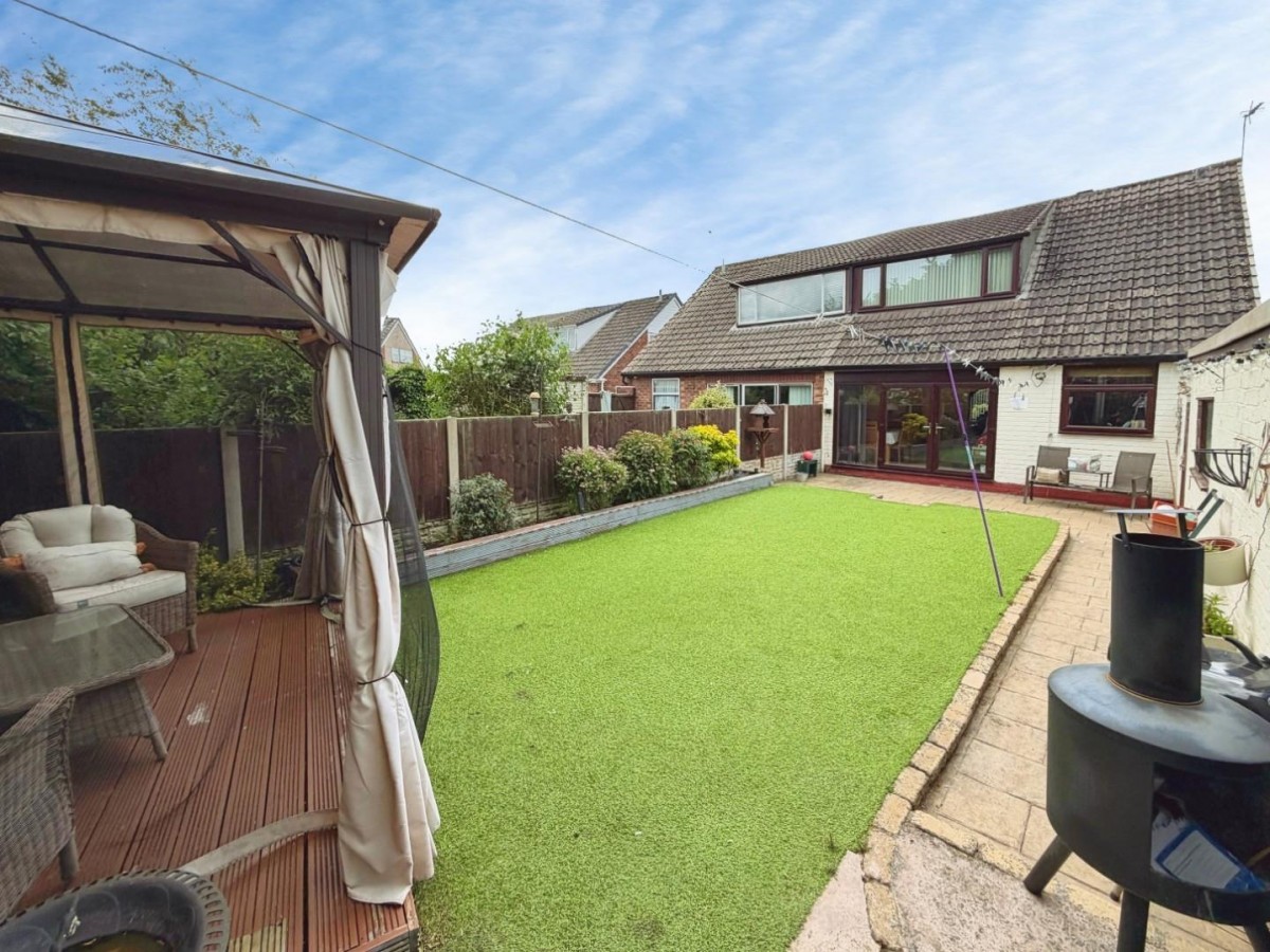 James Avenue, Great Sutton