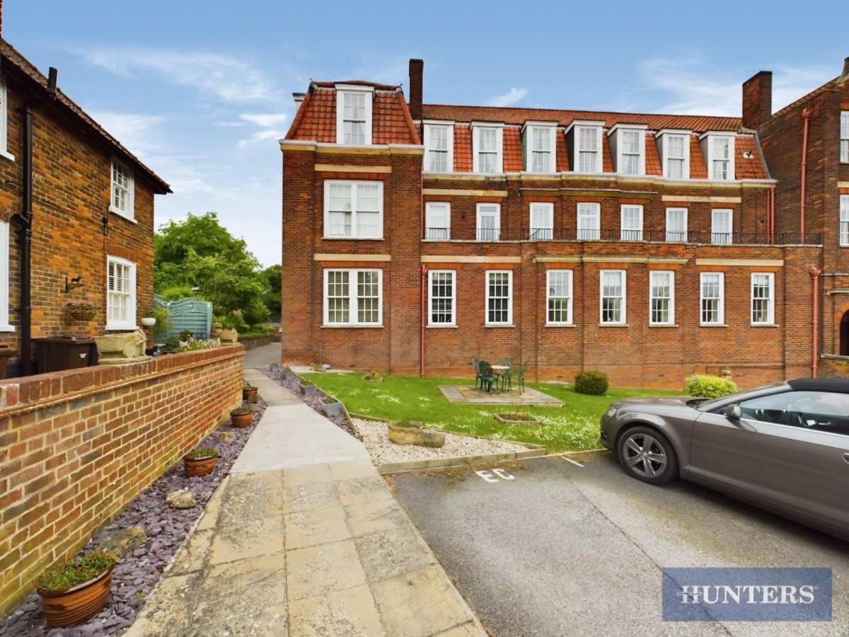 Hall Park Road, South Wing, Hunmanby, Filey