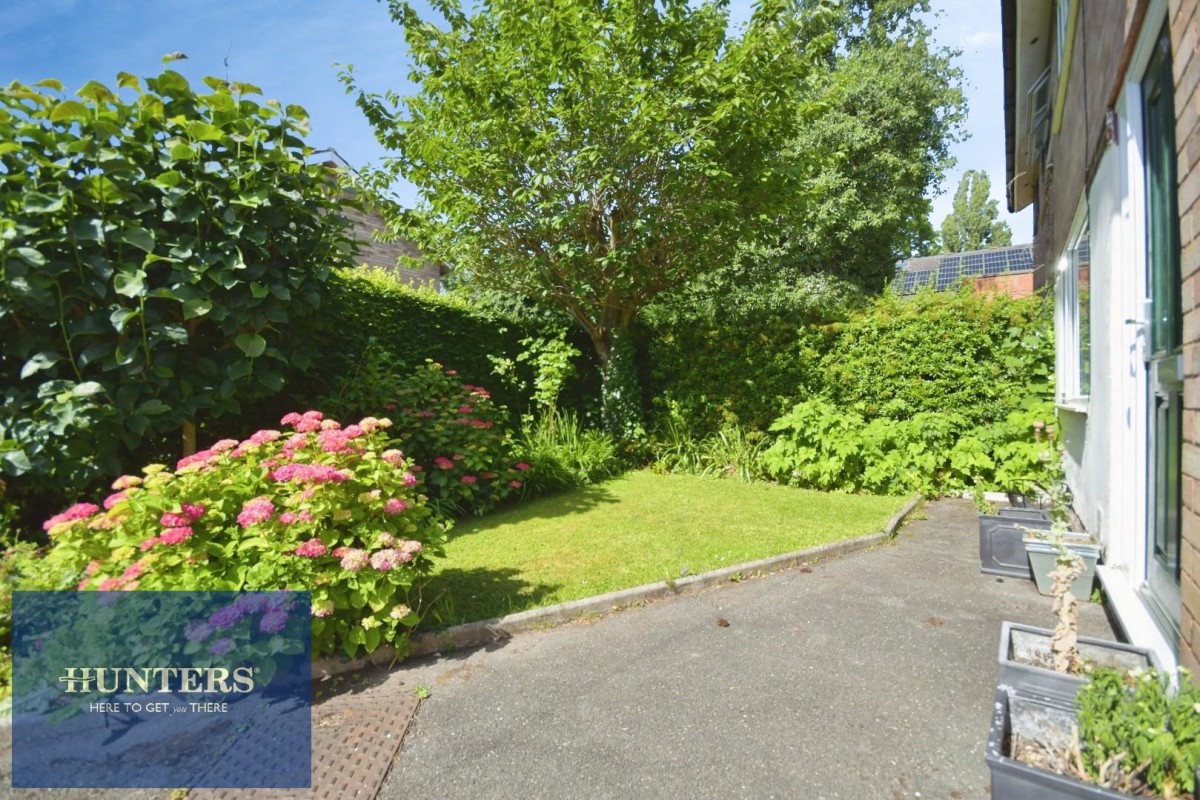 Glenthorne Close, Brampton, Chesterfield, S40 3AR