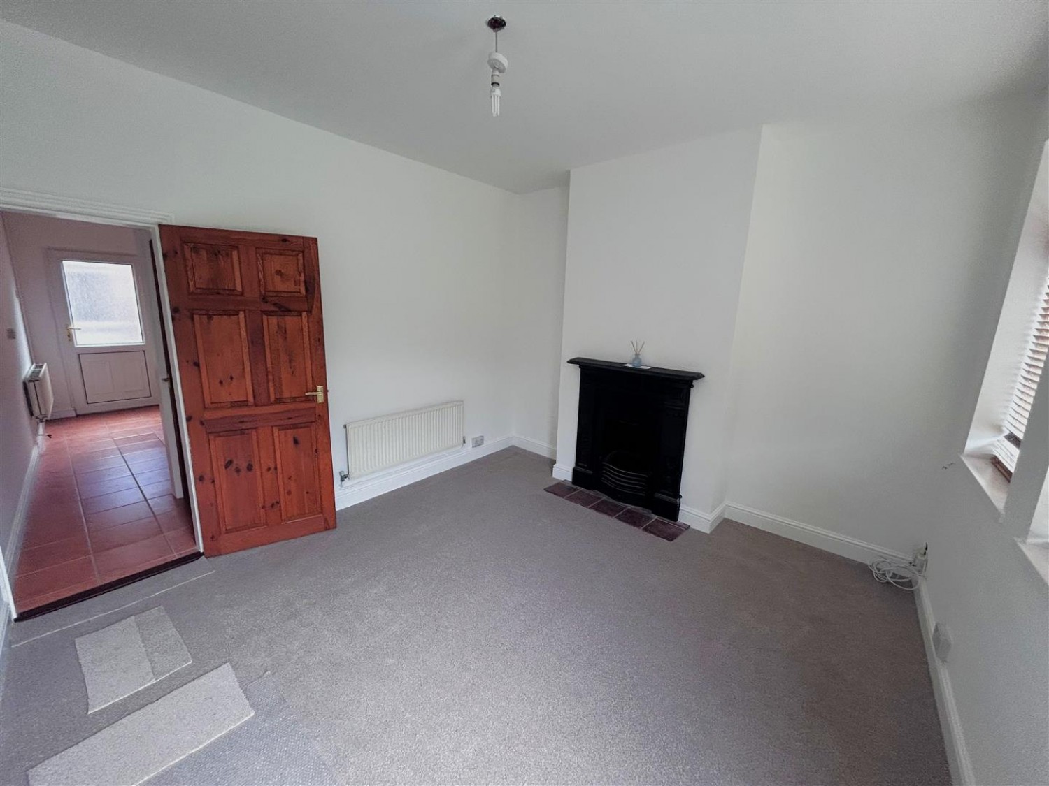 Stourbridge Road, Stourbridge, DY9 7BE