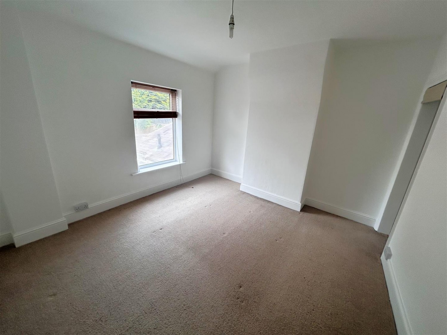 Stourbridge Road, Stourbridge, DY9 7BE