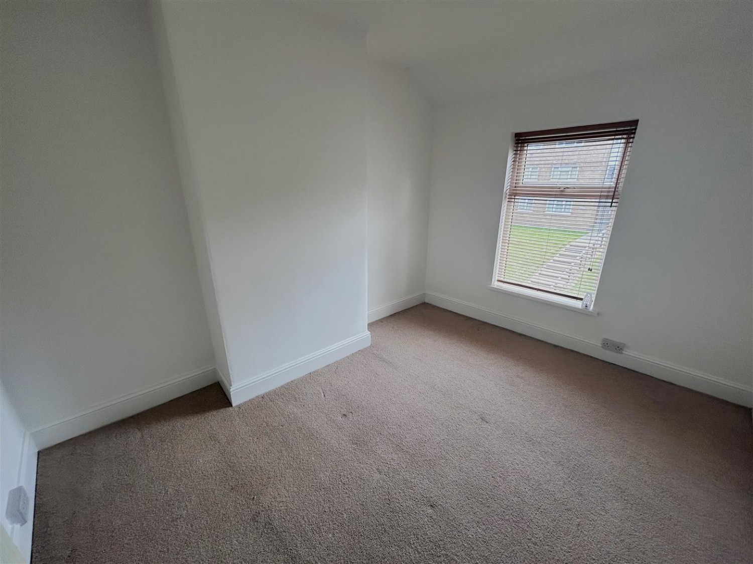 Stourbridge Road, Stourbridge, DY9 7BE