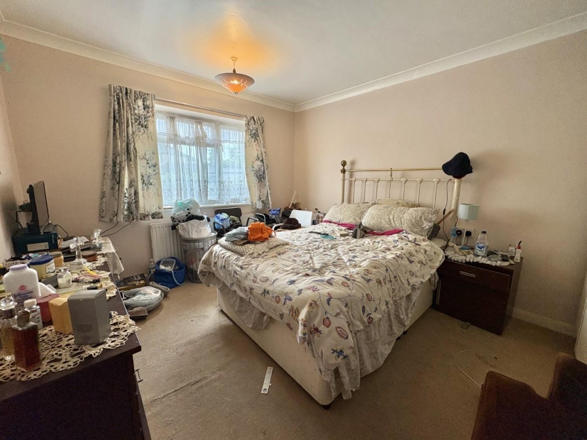 Larch Crescent, Hayes