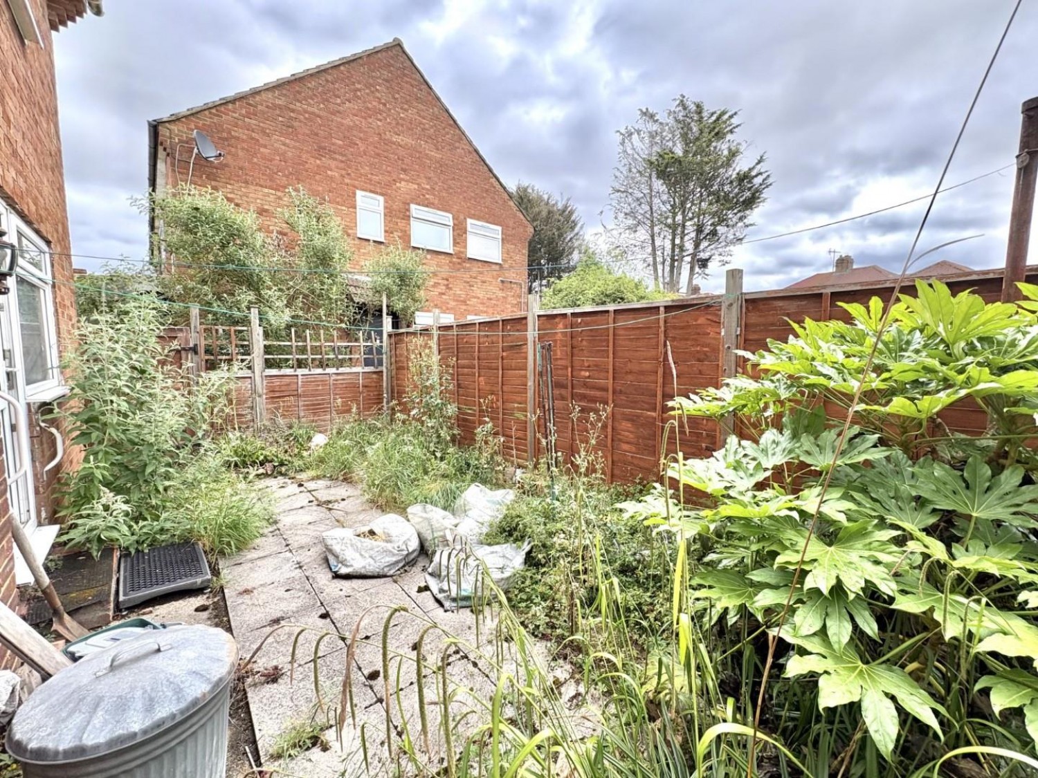 Larch Crescent, Hayes