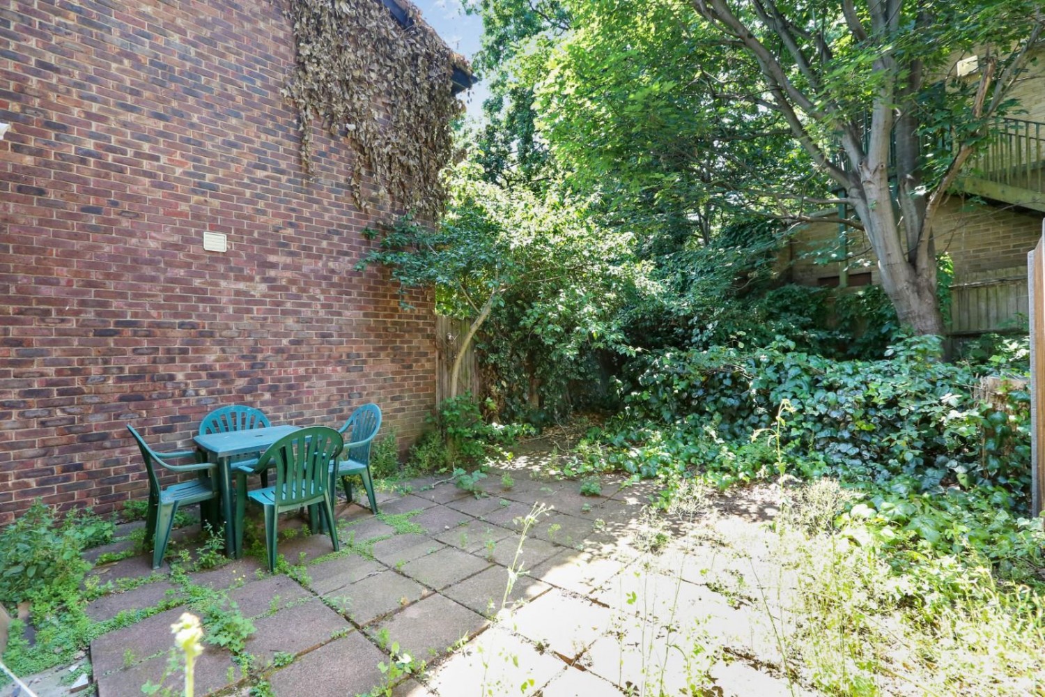 Allendale Close, London, SE5