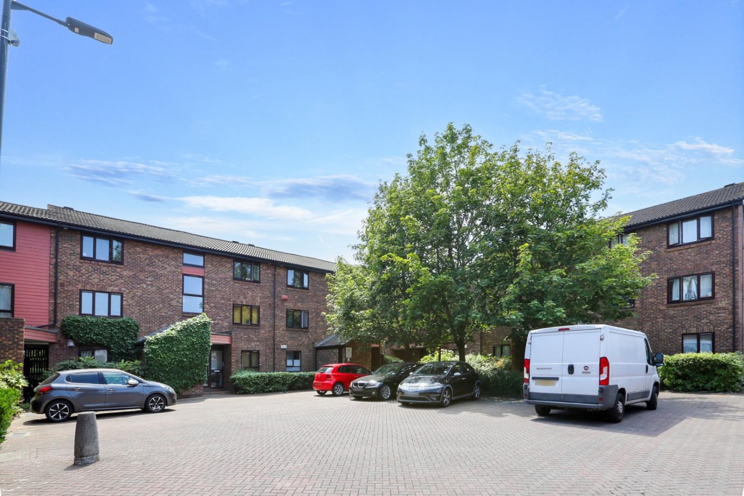 Allendale Close, London, SE5
