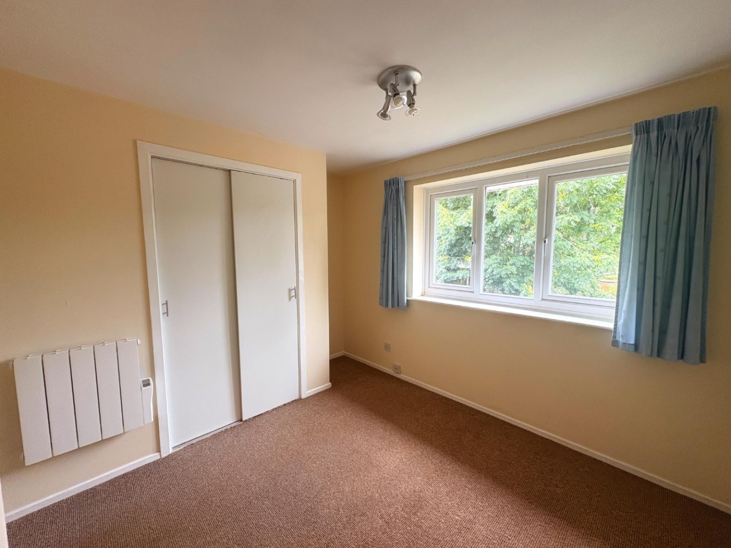 1 bedroom Flat to let in Hawkesbury Close, Redditch